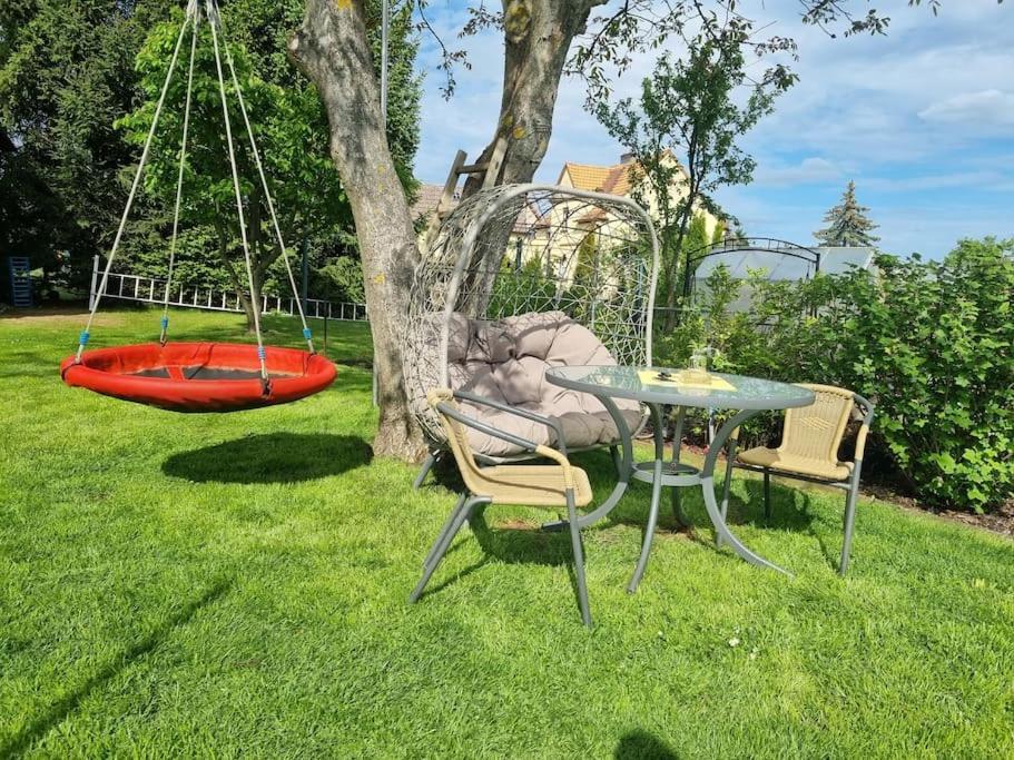 Ferienwohnung *Zur Weinbergstrasse* Lauta Exterior foto